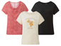 Drei T-Shirts: eines mit Blumenmuster, eines mit dem Text 'wild heart' und eines schwarzes.