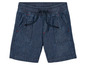 Blaue Jeans-Shorts mit Kordelzug.
