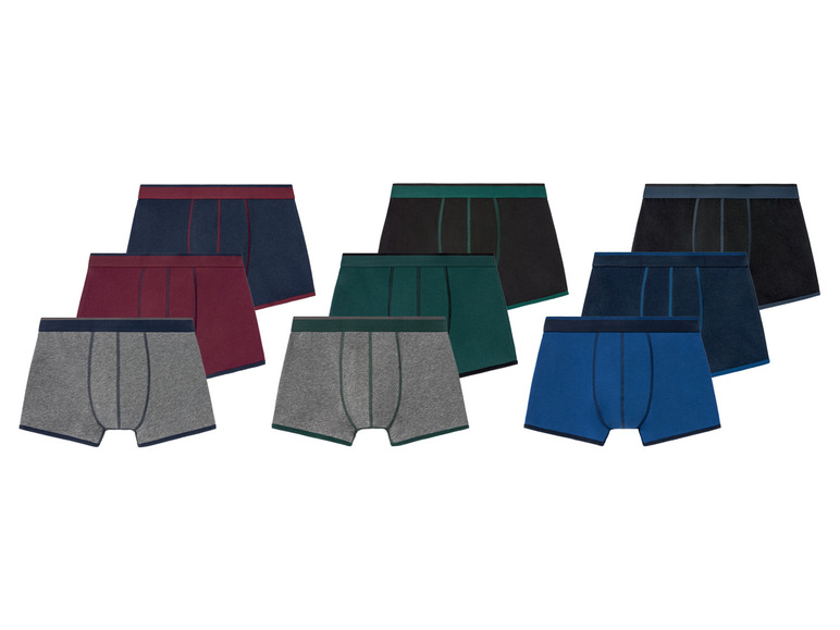 Sieben verschiedene Boxershorts in unterschiedlichen Farben