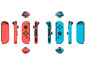 Zwei Nintendo Switch Joy-Con Controller in Rot und Blau, aus verschiedenen Perspektiven gezeigt.