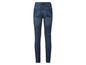 Eine blaue Skinny Jeans für Damen.