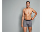 Mann in grauen Boxershorts.