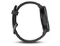 Schwarze Garmin Smartwatch mit Silikonarmband.