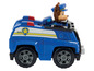 Ein blaues Paw Patrol Polizeiauto mit Chase am Steuer.