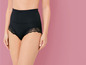 Schwarze High-Waist-Unterhose mit Spitze.