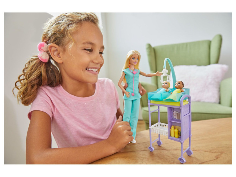 Gehe zu Vollbildansicht: Barbie Kinderärztin Puppe (blond) und Spielset - Bild 2