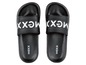 Schwarze Sandalen mit 'MGXX' Logo.