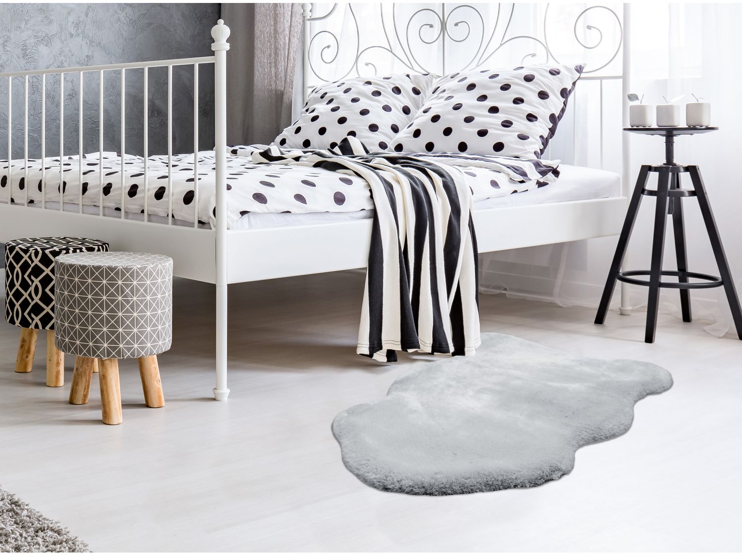 Thumbnail - KAYOOM Teppich Rabbit (Schafsfell, Grau / Blau, 60cm x 90cm)