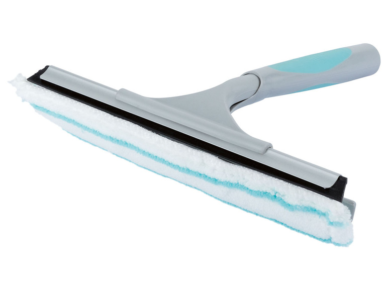 Ein grauer Fensterwischer mit blauem Griff und einem Mikrofasertuch.