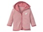 Eine rosa gestreifte Babyjacke mit Kapuze und einem Elefantenmotiv.