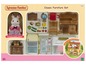 Sylvanian Families Classic Furniture Set mit Möbeln, Zubehör und einem Kaninchen.