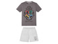 Pyjama mit Hogwarts-Logo auf T-Shirt und Shorts.