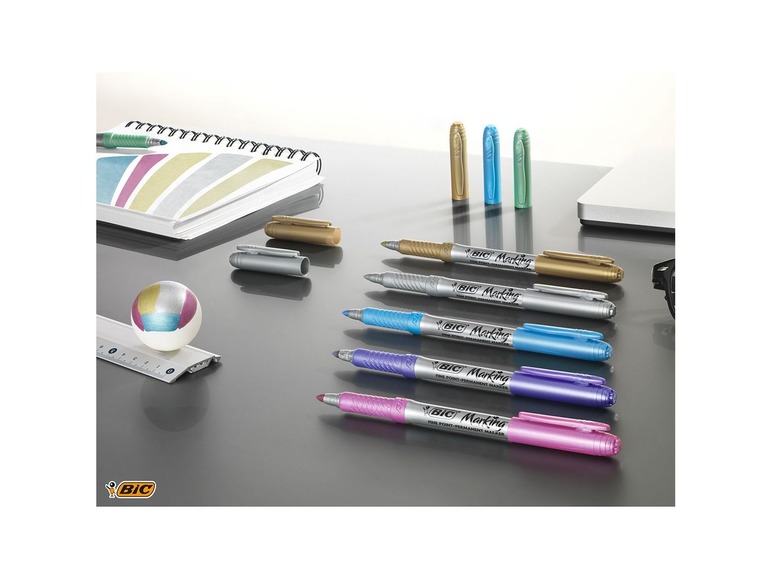 BIC Marking Permanentmarker in verschiedenen Farben auf einem Tisch