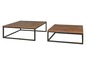 Zwei Couchtische aus Holz mit Metallgestell.