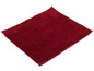 Roter Mikrofaser-Badezimmerteppich.