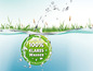 Ein grüner Badge mit dem Text '100% KLARES WASSER' im Wasser.
