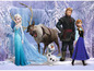 Elsa, Anna, Kristoff und Olaf aus Frozen in einer Winterlandschaft.