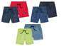 Sommerliche Jungen Shorts in verschiedenen Farben und Mustern.