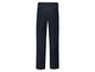 Dunkelblaue Herrenhose mit Bügelfalten.