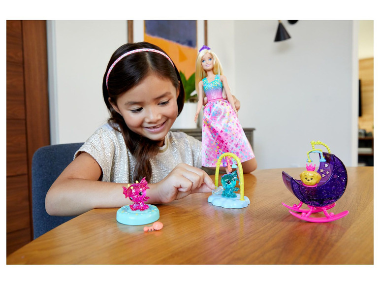 Gehe zu Vollbildansicht: Barbie Dreamtopia Drachen-Kindergarten Spielset - Bild 2