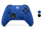Ein blauer Xbox-Controller mit weißen Akzenten.
