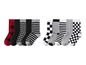 Sieben Paar Socken mit verschiedenen Mustern, darunter Karos, Streifen und Schachbrettmuster.