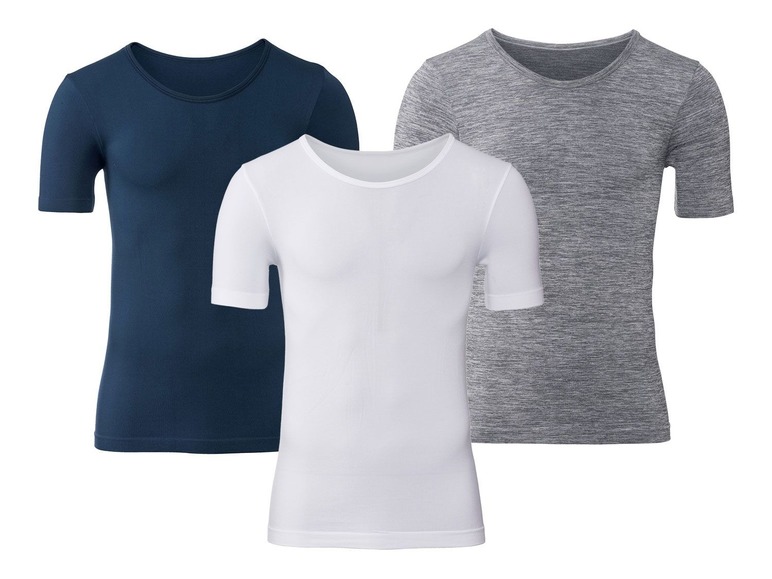 Drei T-Shirts: ein dunkelblaues, ein weißes und ein graues mit einem gestreiften Muster.