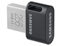 Ein Samsung USB-Stick mit 256 GB Speicherplatz.
