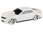 Ein weißes Spielzeugauto vom Typ Chevrolet Camaro COPO.