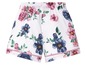 Weiße Shorts mit Blumenmuster.