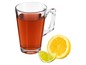 Ein Glas Tee mit Zitrone und Limette.