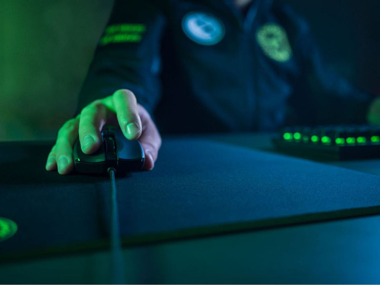 Gehe zu Vollbildansicht: Razer Viper Wired Gaming Maus - Bild 7