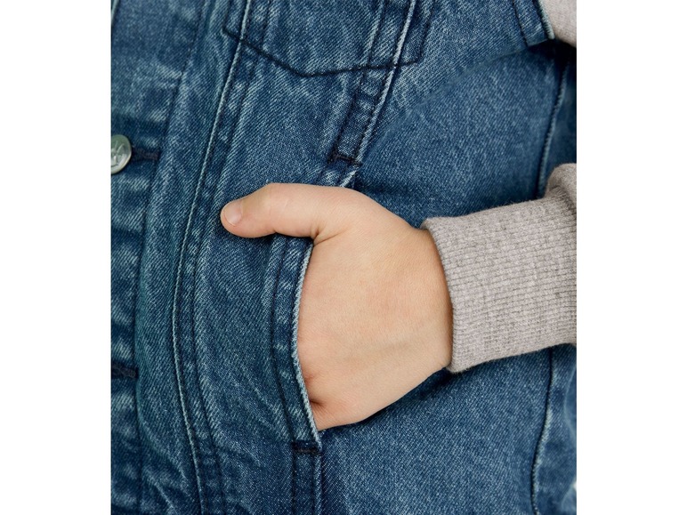 Gehe zu Vollbildansicht: LUPILU® Kleinkinder Jeansjacke Jungen, Kapuze und Ärmel aus Sweatstoff, mit Baumwolle - Bild 5