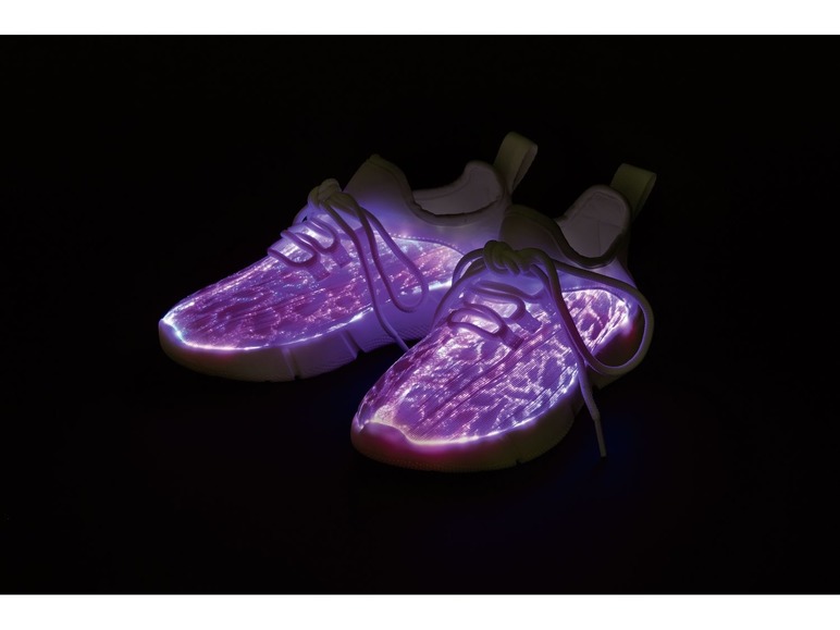 Gehe zu Vollbildansicht: PEPPERTS® Kinder Sneaker, Leuchteffekt mit Farbwechsel, USB-Ladeabschluss, Anziehhilfe - Bild 16