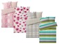 Verschiedene Bettwäsche-Sets mit Blumen-, Karomuster- und Streifen-Designs.