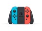 Eine Nintendo Switch Konsole mit blauen und roten Joy-Cons.