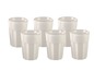 Sechs weiße Gläser für Kaffee oder Tee.