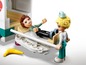 LEGO Friends Krankenwagen mit einem Patienten und einer Krankenschwester.