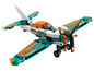 Lego Technic Flugzeug mit Propeller und Rädern.