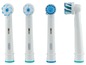 Vier Oral-B elektrische Zahnbürstenköpfe mit verschiedenen Borstenarten.