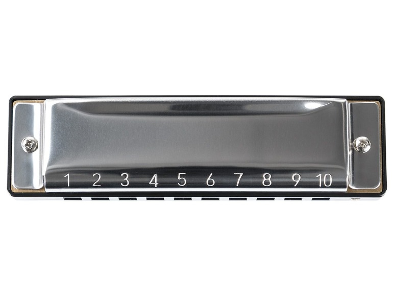 Eine silberne Mundharmonika mit zehn Löchern.