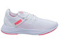 Weiße Puma Laufschuhe mit rosa Akzenten.