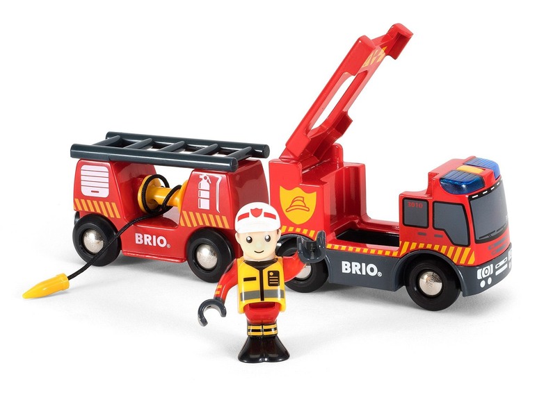 Gehe zu Vollbildansicht: BRIO World Feuerwehrfahrzeug, 3-teilig, mit Licht und Sound, mit Schlauchwagen Anhänger - Bild 1