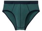 Grüne Unterhose mit blauem Saum.