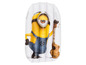 Ein aufblasbarer Minion-Schwimmkörper mit einer Gitarre.
