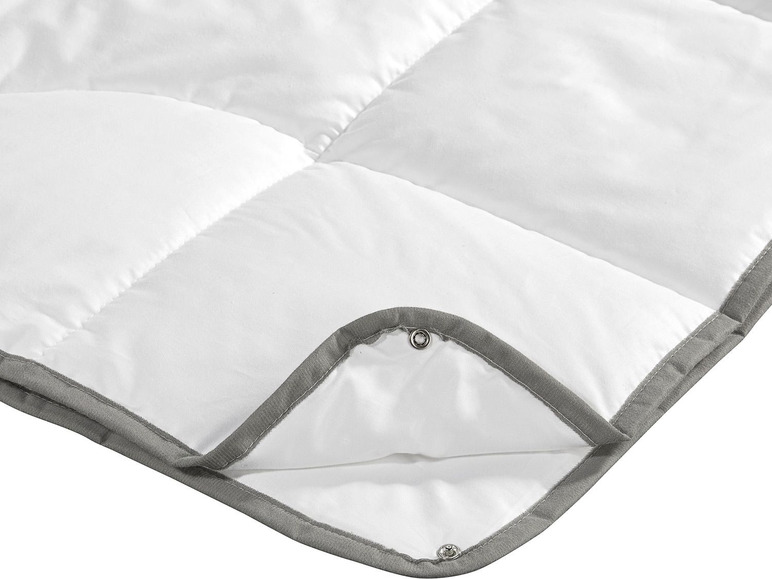 Gehe zu Vollbildansicht: BADENIA TRENDLINE 4-Jahreszeiten-Bettdecke »TENCEL™«, zweilagig, knöpfbar, Baumwoll-Bezug - Bild 5
