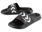 Schwarze Hummel-Sandalen mit weißem Chevron-Muster.
