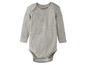 Ein grauer Langarmbody für Babys der Marke Tupilu.