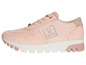 Rosa Sneakers mit JL Logo.