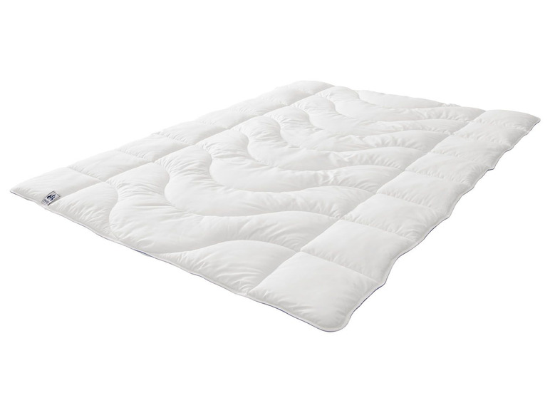 Weiße Daunendecke mit gewelltem Design